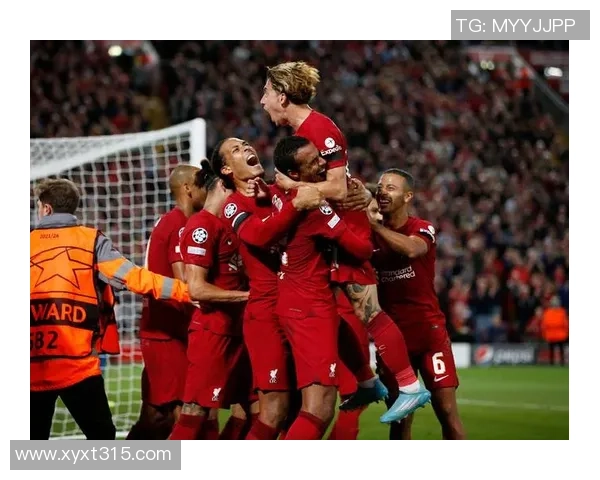 里昂队与阿贾克斯激战正酣双方争夺胜利的精彩瞬间回顾 里昂队与阿贾克斯激战正酣双方争夺胜利的精彩瞬间回顾